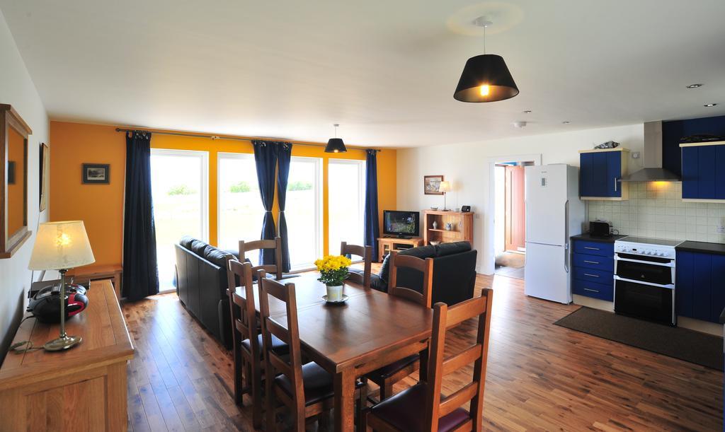 Hartaval & Baca Ruadh Apartment Staffin Exterior photo